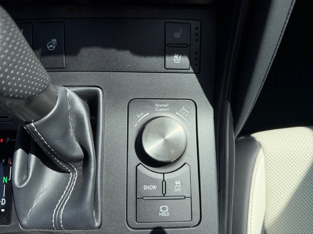 Used 2023 Lexus IS 500 RWD image 22