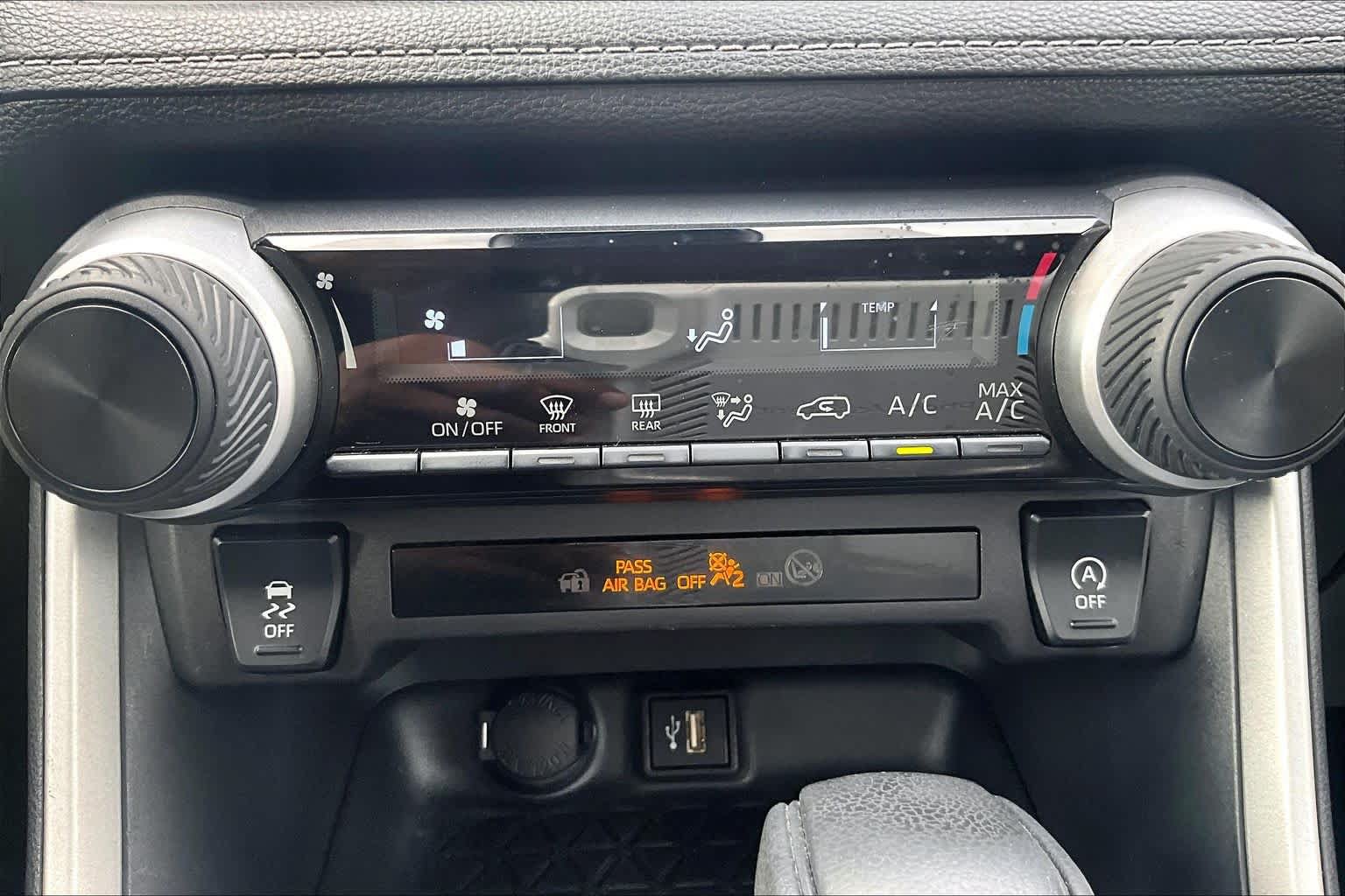 Used 2025 Toyota RAV4 LE AWD/4WD image 34