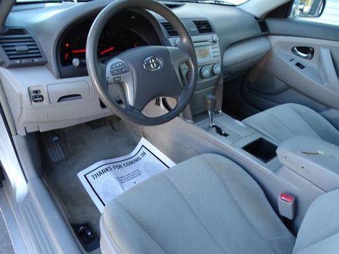 Used 2009 Toyota Camry LE image 21