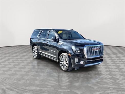 Used 2021 GMC Yukon Denali w/ Denali Premium Package image 2