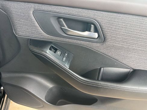 Used 2023 Nissan Rogue SV image 20