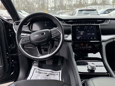 Certified 2022 Jeep Grand Cherokee Altitude image 18