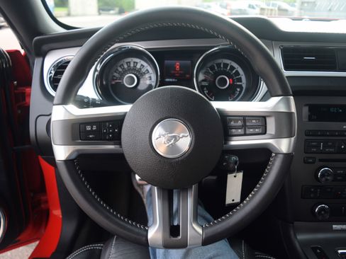 Used 2013 Ford Mustang GT Premium image 4