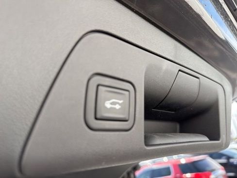 Used 2023 Buick Envision Avenir image 7