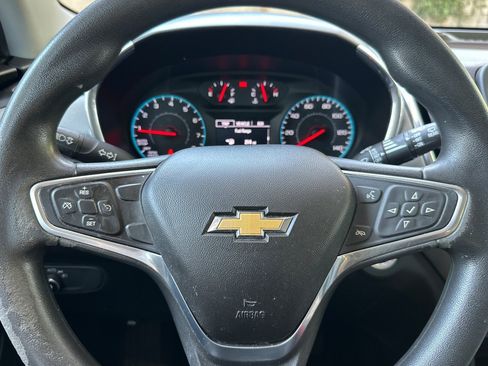 Used 2018 Chevrolet Equinox LS FWD image 14