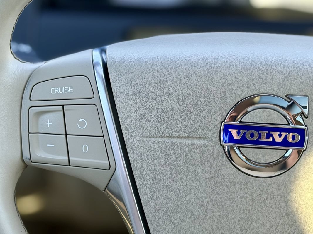 Used 2015 Volvo XC60 T5 AWD/4WD image 16
