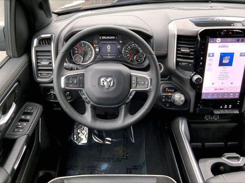 Used 2025 RAM 1500 Laramie AWD/4WD image 5