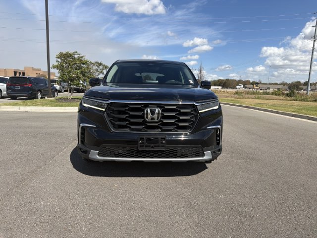 Used 2025 Honda Pilot EX-L image 10