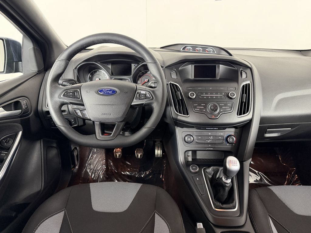 Used 2018 Ford Focus ST FWD image 15