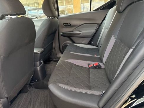 Used 2020 Nissan Kicks S image 19