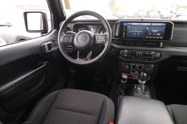 Used 2024 Jeep Wrangler Unlimited Rubicon 4xe AWD/4WD image 23