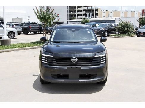 Used 2025 Nissan Kicks SV FWD image 2