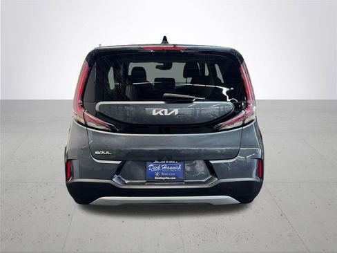 Used 2023 Kia Soul S FWD image 5