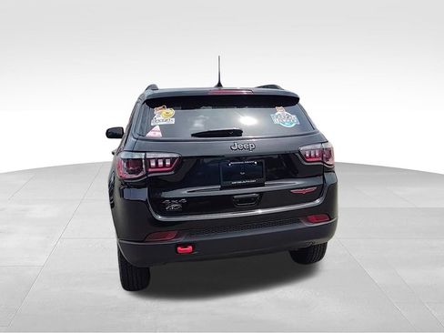 Used 2022 Jeep Compass Trailhawk AWD/4WD image 9