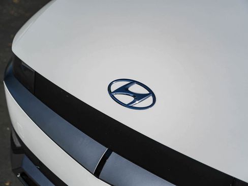 Used 2024 Hyundai Ioniq 5 SEL RWD image 3