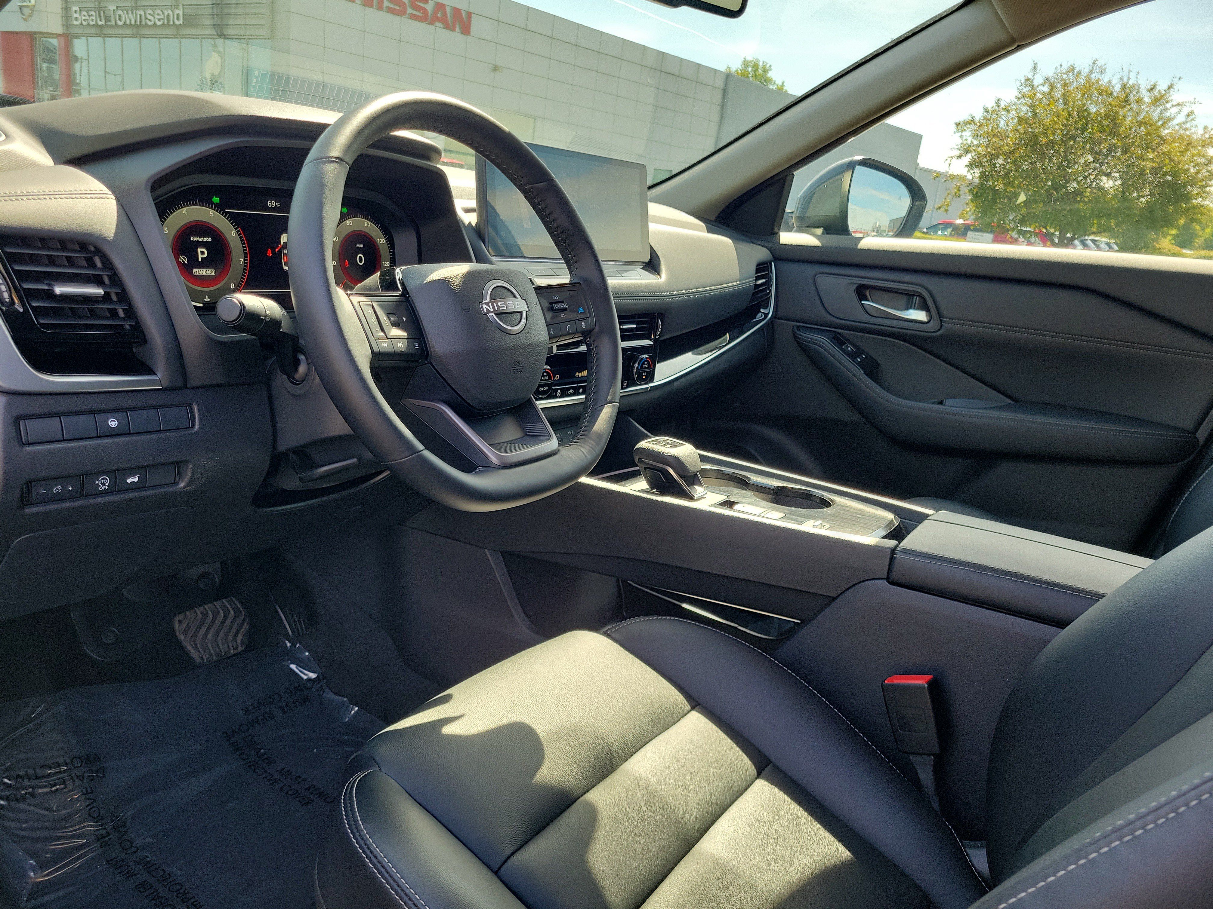 Certified 2025 Nissan Rogue SL FWD image 19