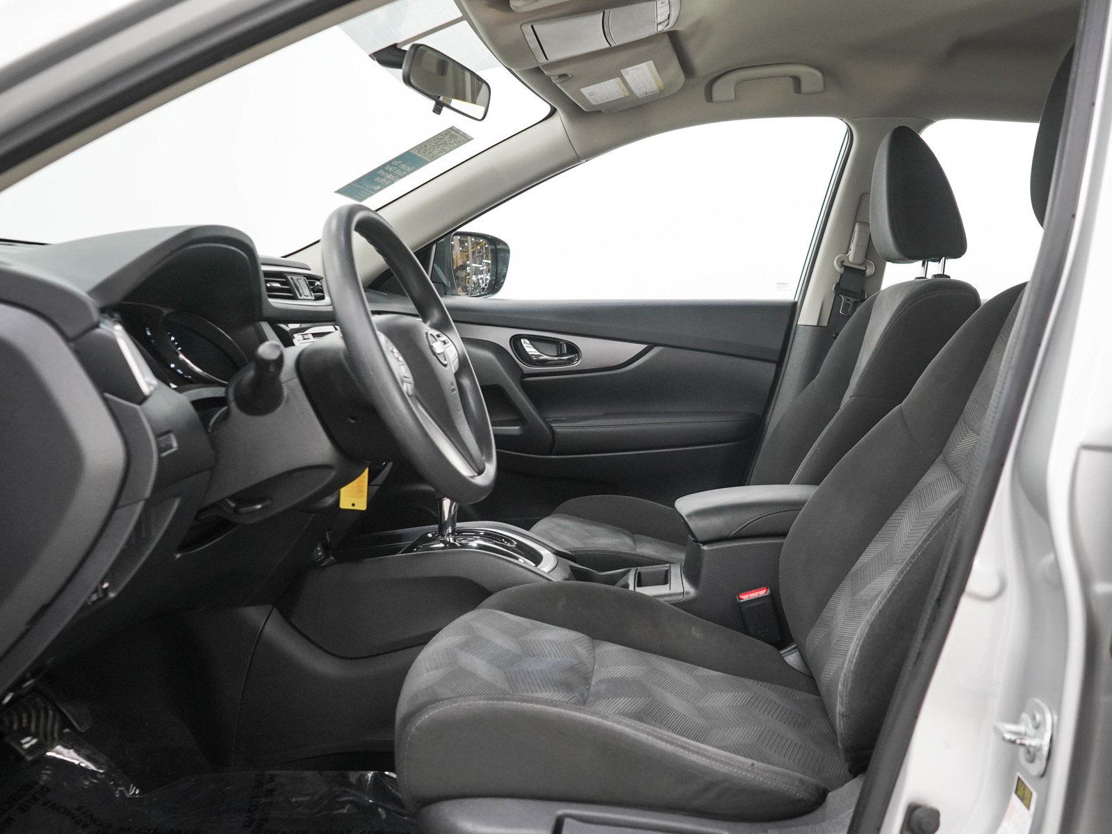 Used 2016 Nissan Rogue S AWD/4WD image 21