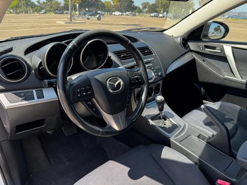 Used 2011 MAZDA MAZDA3 s Sport w/ Tech Pkg FWD image 11