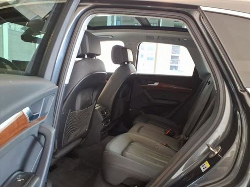 Certified 2023 Audi Q5 2.0T Premium w/ Convenience Package image 17