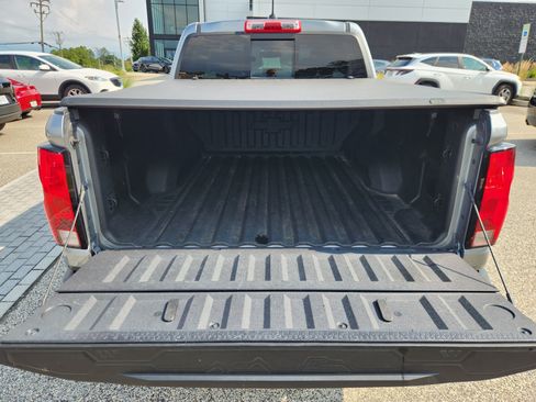 Used 2023 Chevrolet Colorado LT w/ LT Convenience Package II AWD/4WD image 19