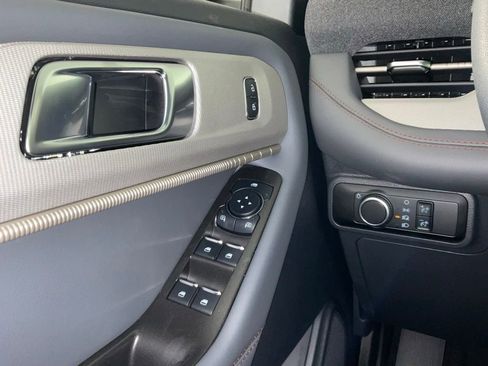 New 2026 Ford Explorer Active RWD image 21