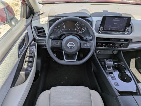 Used 2023 Nissan Rogue SV FWD image 15