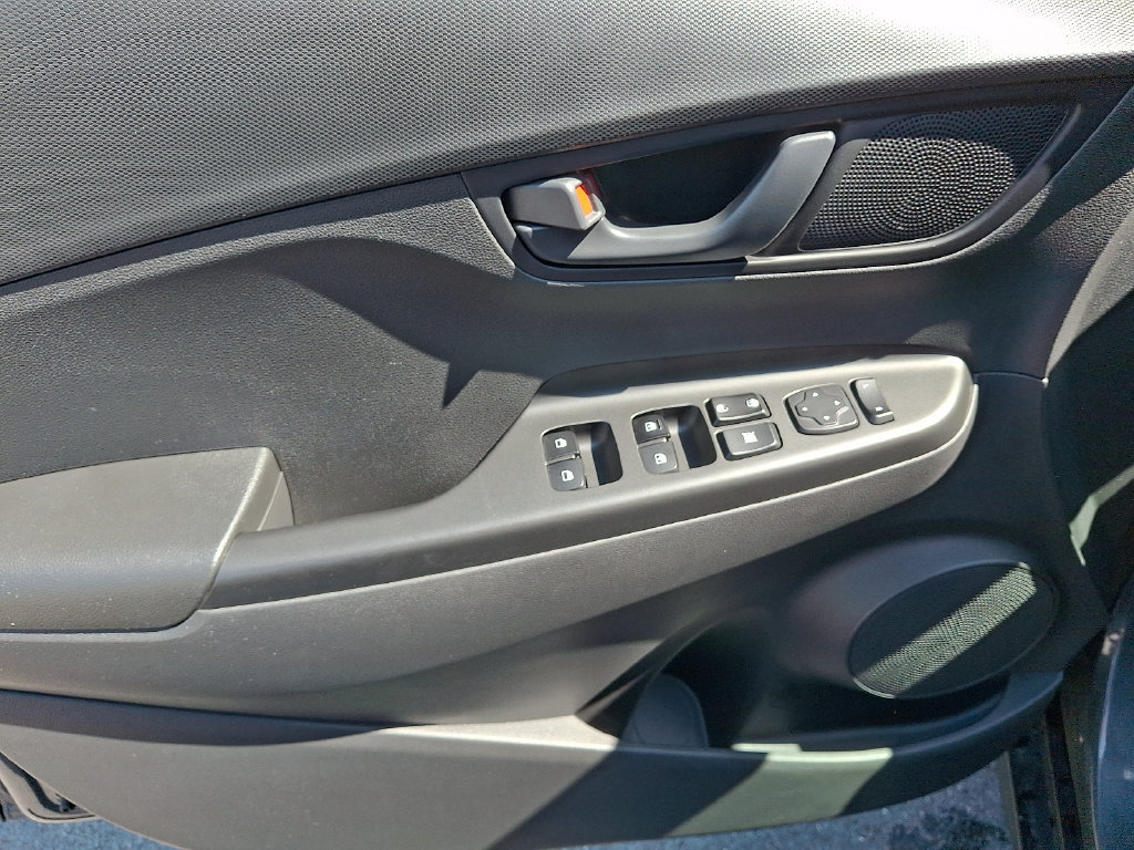 Used 2023 Hyundai Kona SEL AWD/4WD image 14