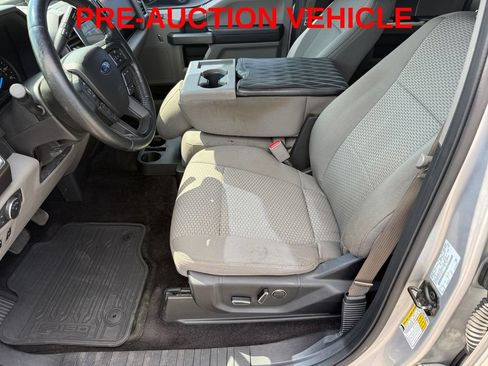 Used 2016 Ford F150 XLT w/ Equipment Group 302A Luxury AWD/4WD image 10