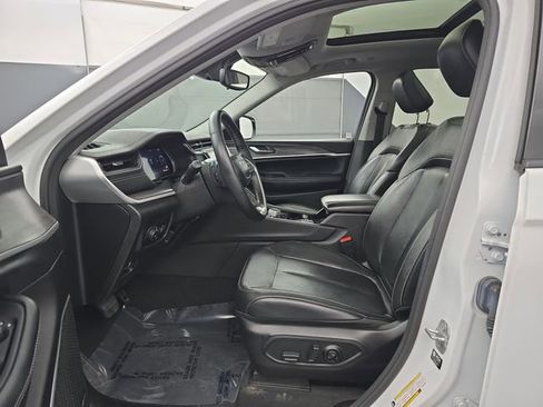 Used 2022 Jeep Grand Cherokee L Limited image 23