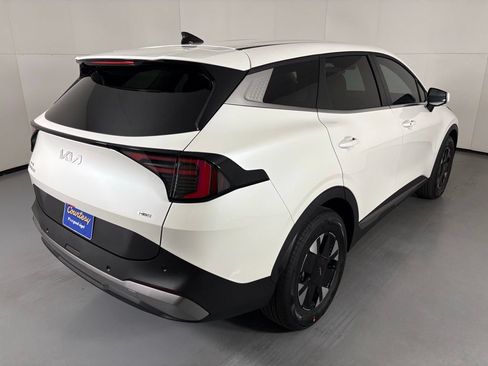 New 2026 Kia Sportage LX FWD image 9