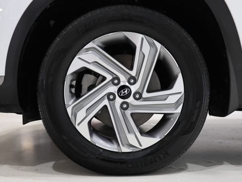 Certified 2023 Hyundai Santa Fe SEL AWD/4WD image 9