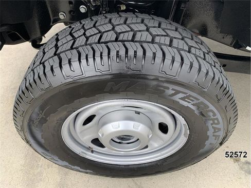 Used 2024 Ford F250 XL AWD/4WD image 17