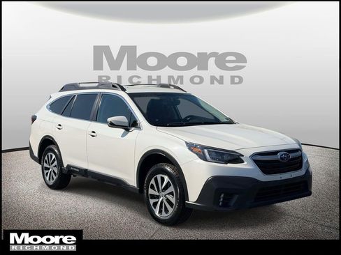 Used 2022 Subaru Outback Premium AWD/4WD image 1