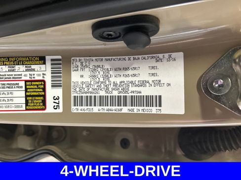 Used 2017 Toyota Tacoma TRD Sport w/ Tow Package (A/T) image 15
