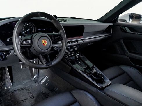 Used 2021 Porsche 911 Carrera S RWD image 3