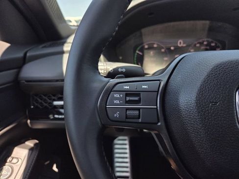 Used 2025 Honda Accord Sport image 25
