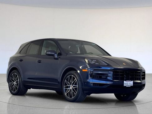 Certified 2026 Porsche Cayenne AWD/4WD image 10