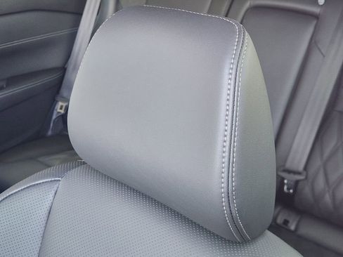 Used 2025 Nissan Rogue Platinum image 24