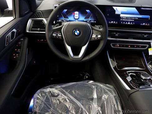 Used 2026 BMW X5 xDrive50e w/ Climate Comfort Package image 16