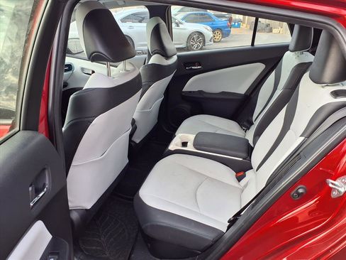 Used 2018 Toyota Prius Prime Advanced image 25