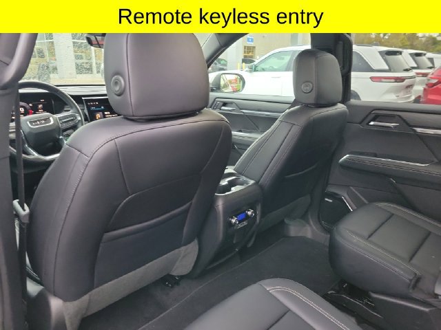 Used 2026 GMC Acadia Elevation w/ Elevation Premium Package FWD image 28