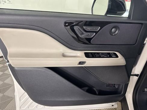 New 2026 Lincoln Aviator Reserve image 16