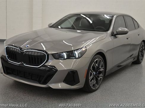 Used 2024 BMW 530i w/ M Sport Package RWD image 2