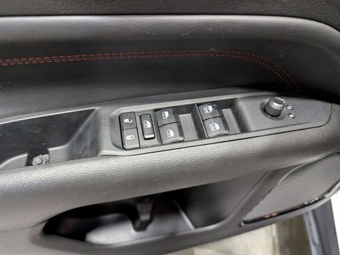 Used 2025 Jeep Compass Trailhawk AWD/4WD image 12