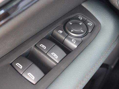 New 2026 GMC Yukon XL AT4 w/ AT4 Premium Plus Package image 29