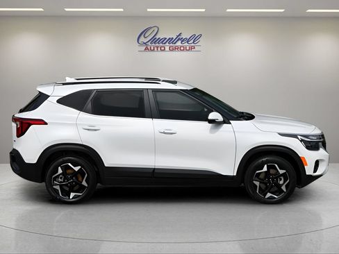 Used 2024 Kia Seltos EX AWD/4WD image 3