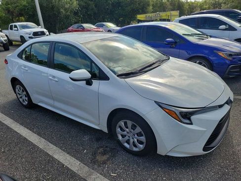 Used 2025 Toyota Corolla LE FWD image 3