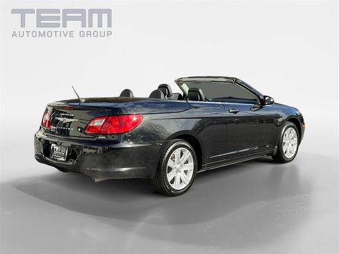 Used 2010 Chrysler Sebring Touring w/ Special Touring Group image 7