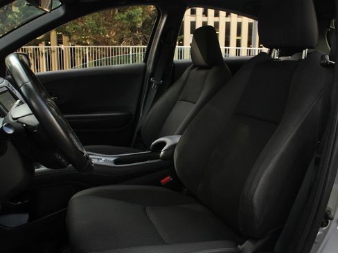 Used 2019 Honda HR-V Sport image 16