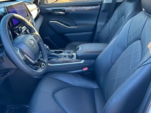 New 2026 Toyota Highlander Platinum AWD/4WD image 21